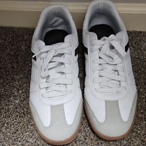 No Boundaries White and Black Men's Sneakers